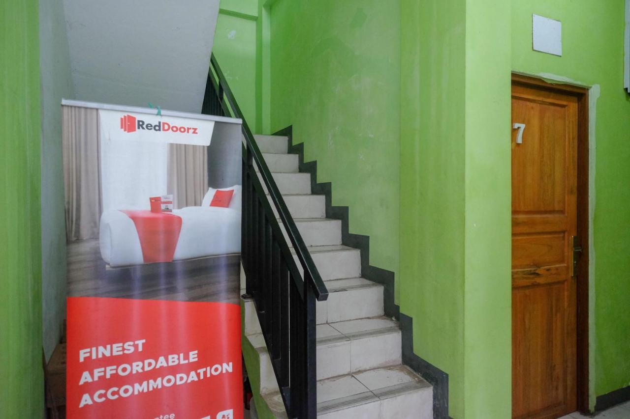 Reddoorz Near Politeknik Manado Hotel Bagian luar foto