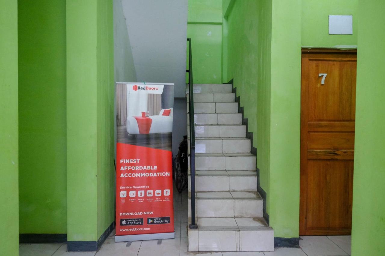 Reddoorz Near Politeknik Manado Hotel Bagian luar foto
