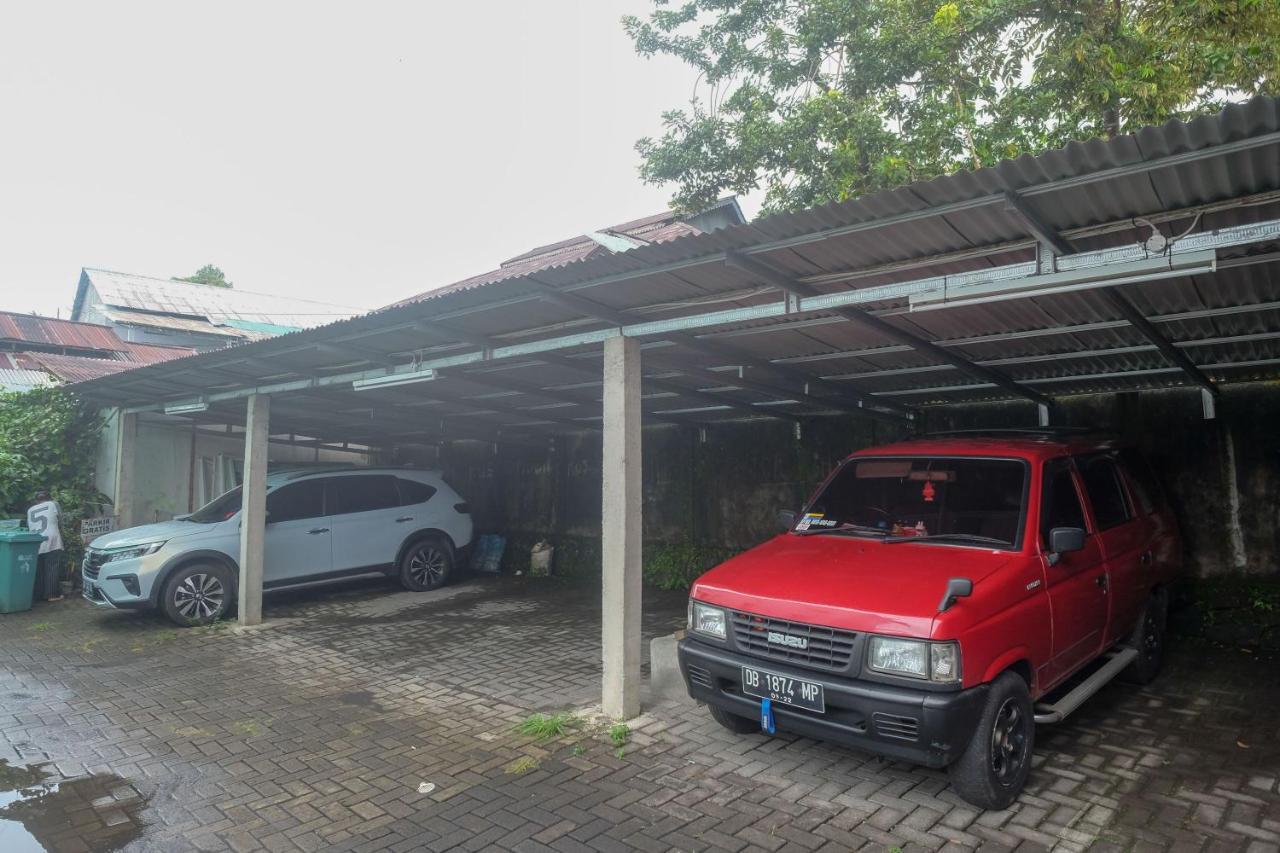 Reddoorz Near Politeknik Manado Hotel Bagian luar foto