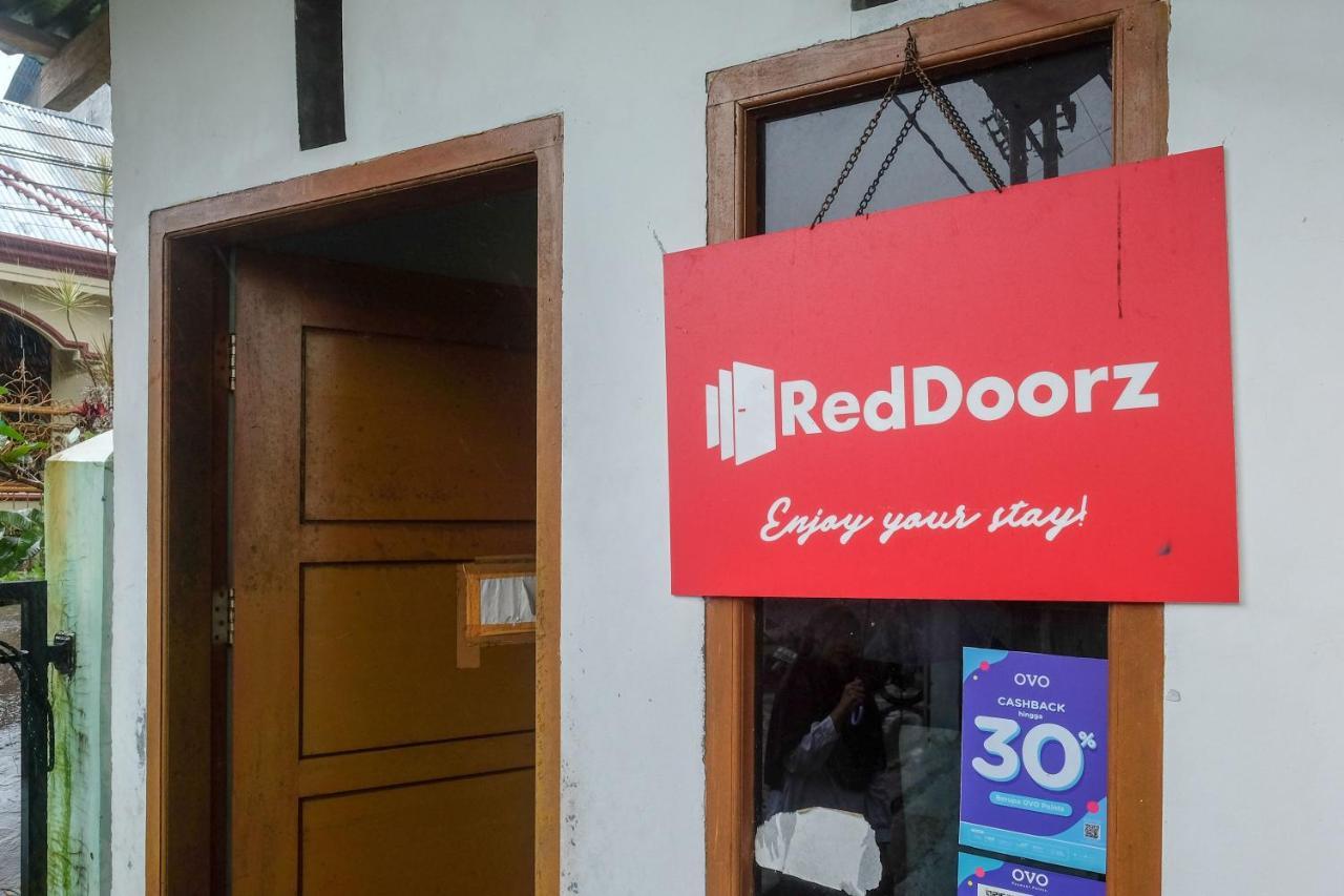 Reddoorz Near Politeknik Manado Hotel Bagian luar foto